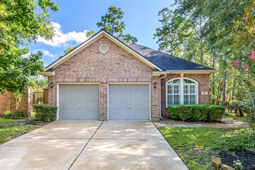 38 W Sienna Place,  The Woodlands, TX 77382