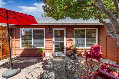 40 Kingston Ln,  Cotati, CA 94931