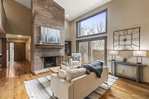 135 Glen Circle,  Worthington, OH 43085