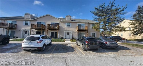 952 Bloomfield Village Blvd,  Auburn Hills, MI 48326