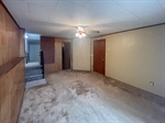 172 Wyandotte down unstaged