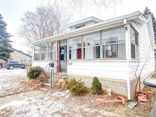 24300 Melrose Ave,  Eastpointe, MI 48021