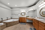 Master Bathroom is wonderfully equipped!