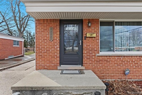28225 Alden St,  Madison Heights, MI 48071