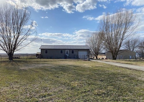 203 Broadway St,  Syracuse, MO 65354