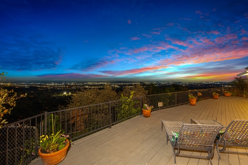 675 Mount Wilson Trail,  Sierra Madre, CA 91024