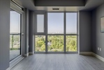 07 509 Dundas Window