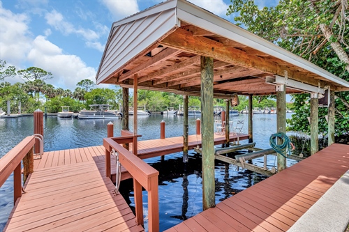 2160 Harbor Ln,  Naples, FL 34104