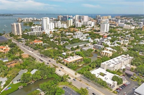 1650 Pine Tree Ln Apt 105,  Sarasota, FL 34236