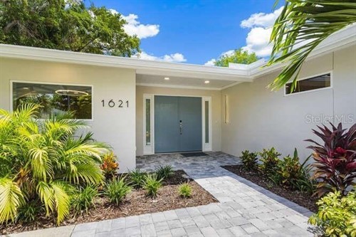 1621 Pine Bay Dr,  Sarasota, FL 34231