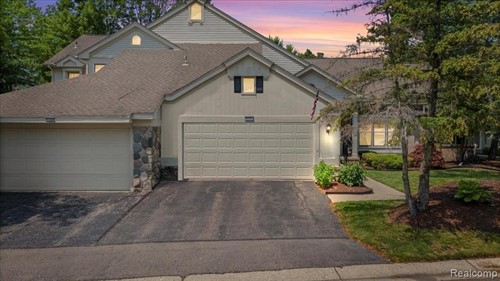 7570 Danbury Cir,  West Bloomfield Township, MI 48322