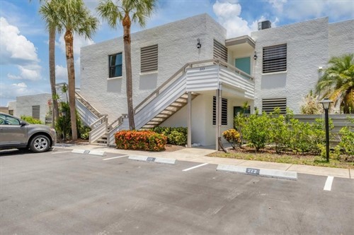 224 Lakewood Dr,  Bradenton, FL 34210