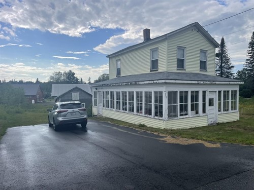 576 Main St,  Jackman, ME 04945