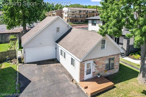 144 Coalmont St,  Walled Lake, MI 48390