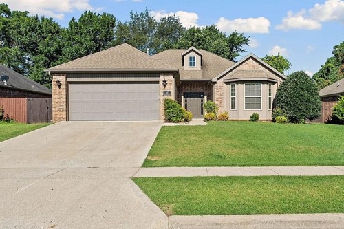 1187 S Blue Willow Ave,  Fayetteville, AR 72701