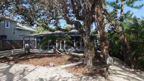 5222 Winding Way,  Sarasota, FL 34242