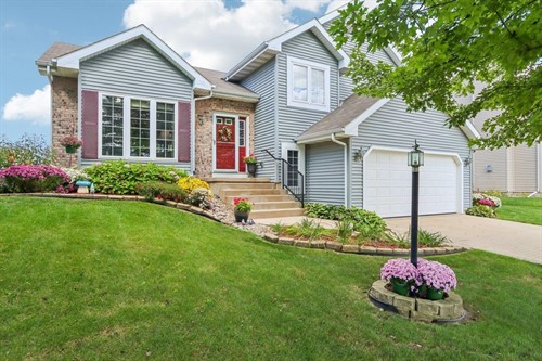 143 Marcie Dr,  Brooklyn, WI 53521