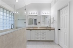 Large primary ensuite