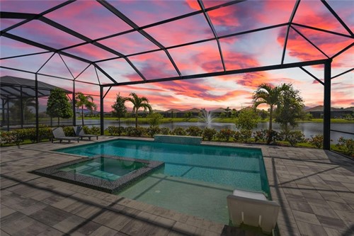 8241 Pavia Way,  Lakewood Ranch, FL 34202