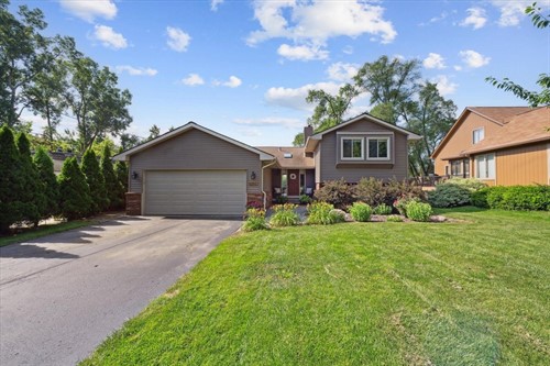 1393 Shankin Dr,  Walled Lake, MI 48390