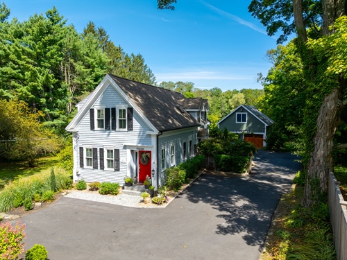 18 Maple Street,  Sherborn, MA 01770