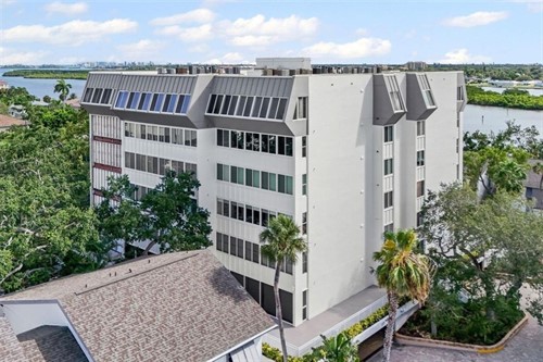 1255 E Peppertree Dr Apt 201,  Sarasota, FL 34242