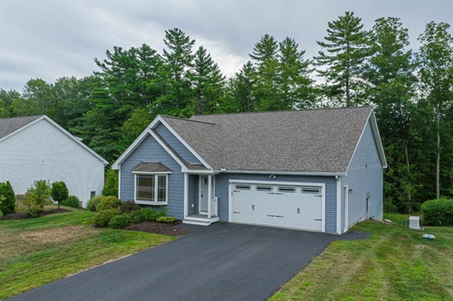 9 Wilson Way,  Brentwood, NH 03833