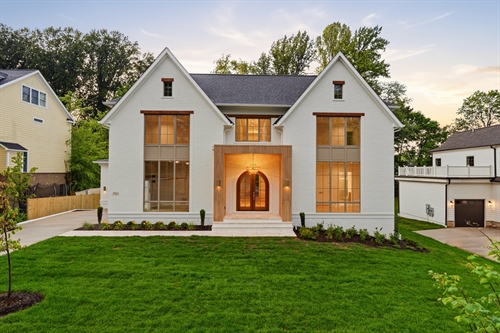350 Ayr Hill Ave NE,  Vienna, VA 22180