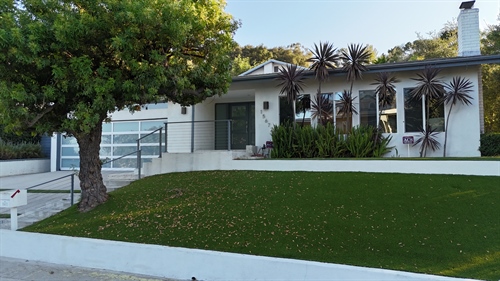 15672 Castlewoods Dr,  Sherman Oaks, CA 91403