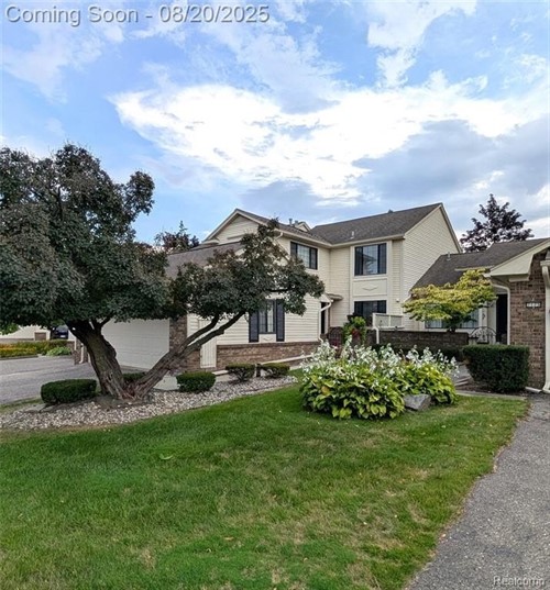 7173 Creeks Xing Unit 50,  West Bloomfield Township, MI 48322