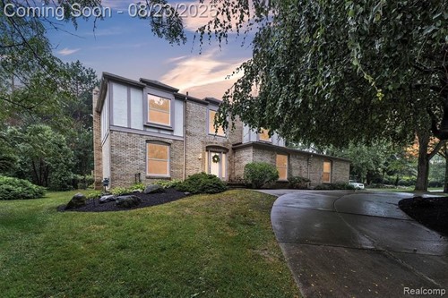 31037 N Park Dr,  Farmington, MI 48331