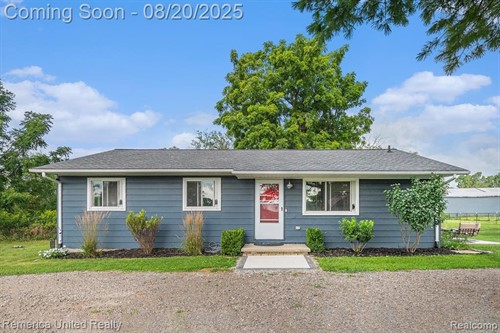 4945 Owosso Rd,  Fowlerville, MI 48836