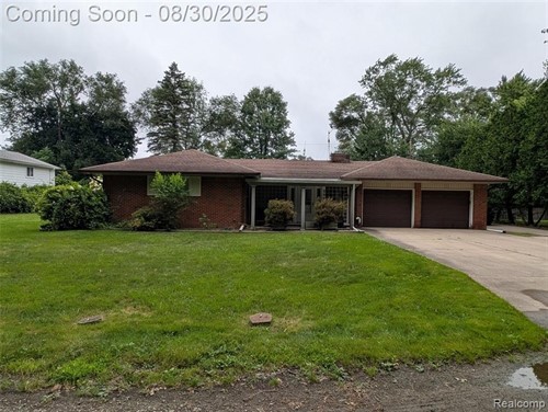 200 Astorwood St,  Pontiac, MI 48341