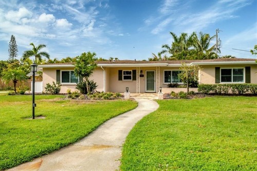 3072 Meyer Dr,  Sarasota, FL 34239