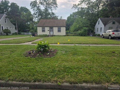 19919 Five Points St,  Redford, MI 48240