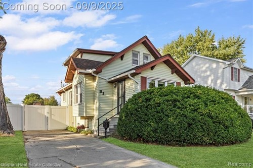 31 Walper Ave,  Clawson, MI 48017