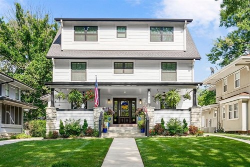 5841 McGee St,  Kansas City, MO 64113