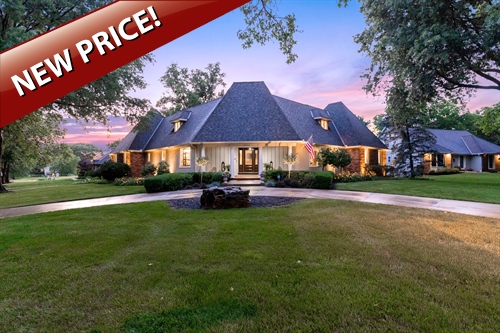 12854 Pembroke Circle,  Leawood, KS 66209