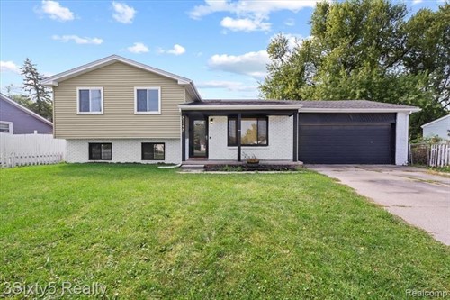 8348 N Dixie Hwy,  Berlin Township, MI 48166