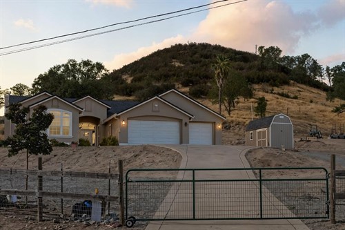 3585 Emereff Ln,  Valley Springs, CA 95252