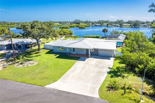 150 Crestview Dr,  Englewood, FL 34223