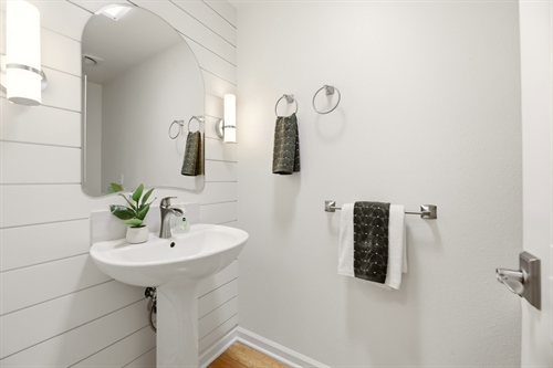 25 Powder Room
