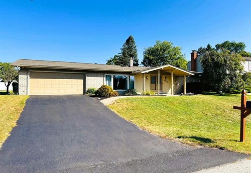 8139 Hedgeway Drive,  Shelby Twp, MI 48317-1606