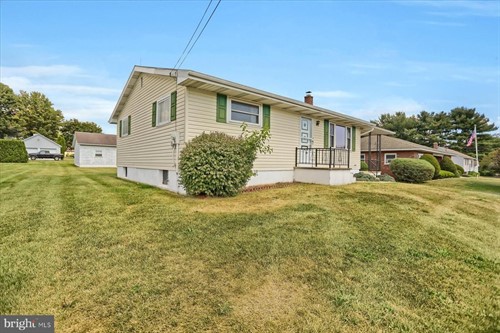 616 W Maple St,  Valley View, PA 17983