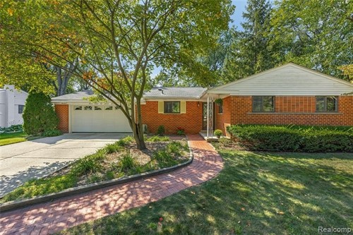 11025 Hubbell St,  Livonia, MI 48150