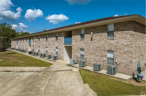 7071 S Bilbo Rd. Unit 8,  Orange, TX 77632