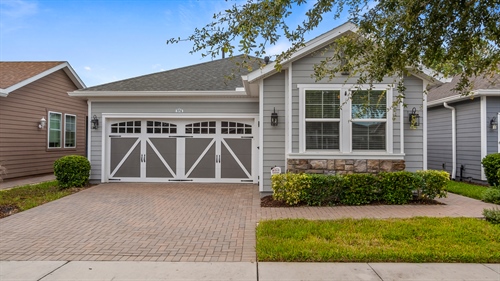 374 Alcove Drive,  Groveland, FL 34736
