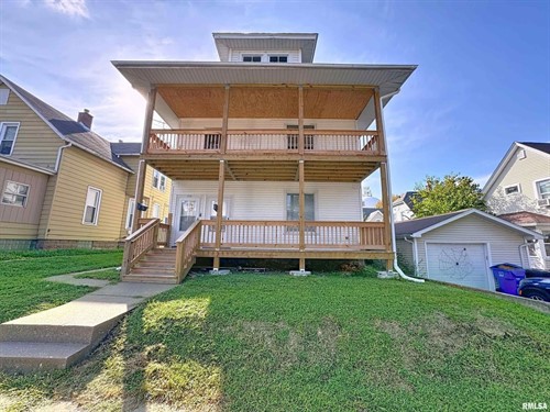 1711 17th St,  Moline, IL 61265