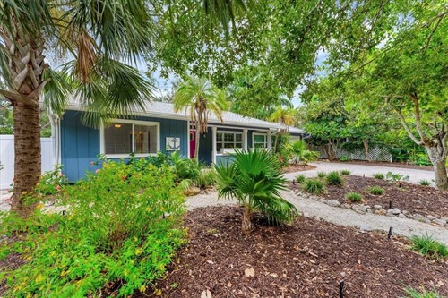 121 32nd St W,  Bradenton, FL 34205