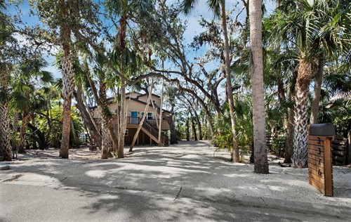 3376 S Seclusion Dr,  Sarasota, FL 34239